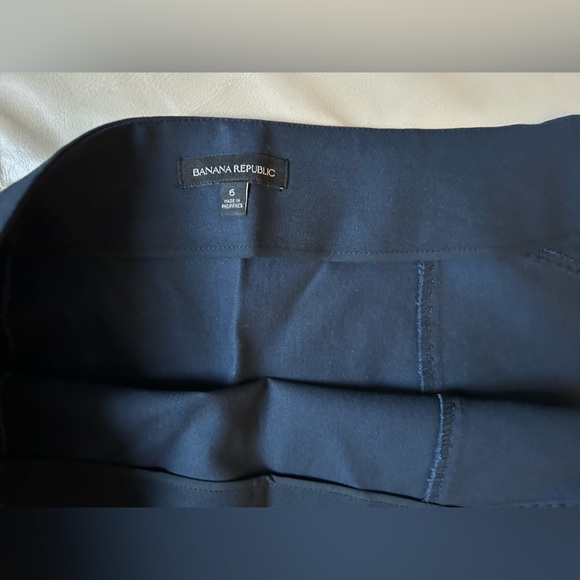 Banana Republic navy blue unlined pencil skirt - Picture 6 of 8